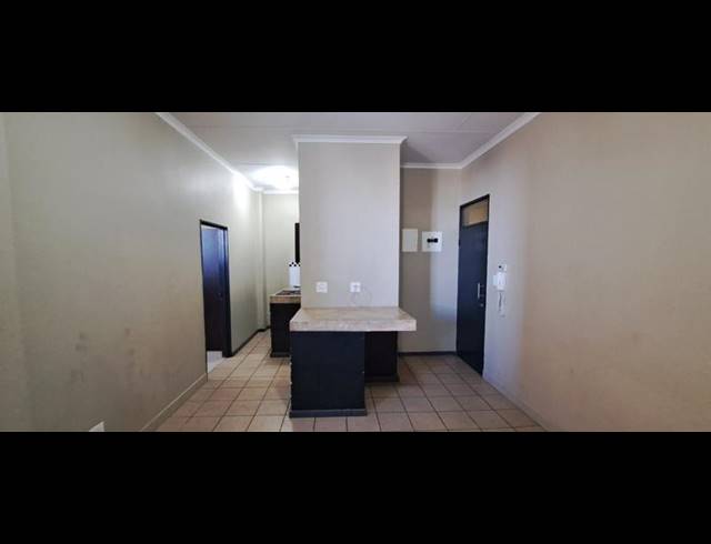 1 BEDROOM APARTMENT FOR SALE IN BRAAMFONTEIN
